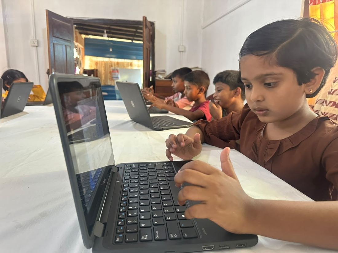 Child in an IT training session